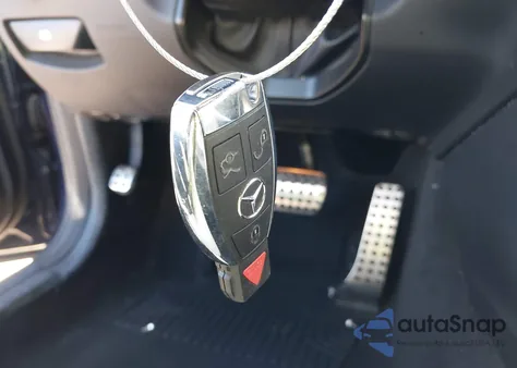 2016 Mercedes-Benz E 350 z USA, uszkodzony, nr VIN WDDHF5KBXGB185983